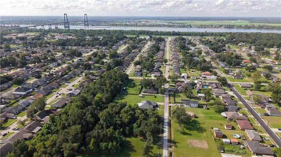 414 River Oaks Drive, Destrehan, LA 70047 - #2
