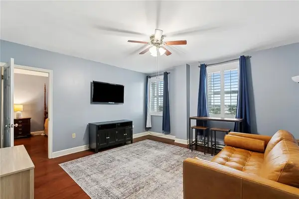 1205 St Charles Avenue #1014, New Orleans, LA 70130