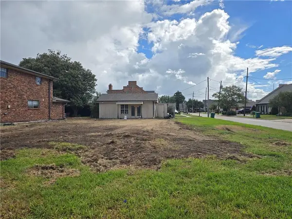3600 block Edenborn Avenue, Metairie, LA 70002