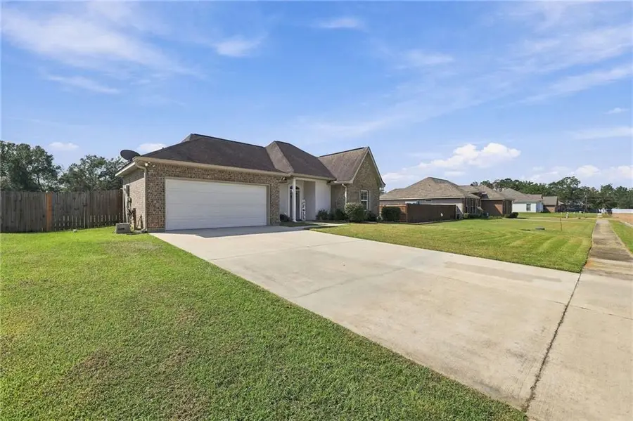 29800 Atlanta Street, Albany, LA 70711 - #3