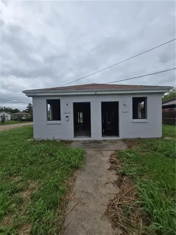 1300-02 Charbonnet Street, New Orleans, LA 70117 - #1