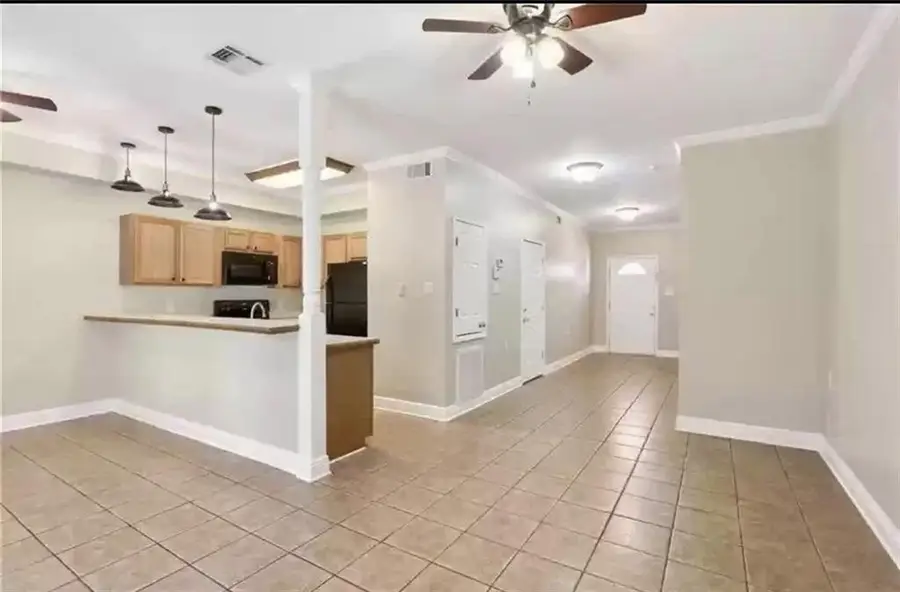 8209 Edinburgh Street, New Orleans, LA 70118 - #3