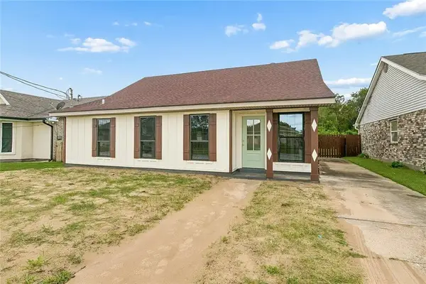 3320 Shannon Drive, Violet, LA 70092