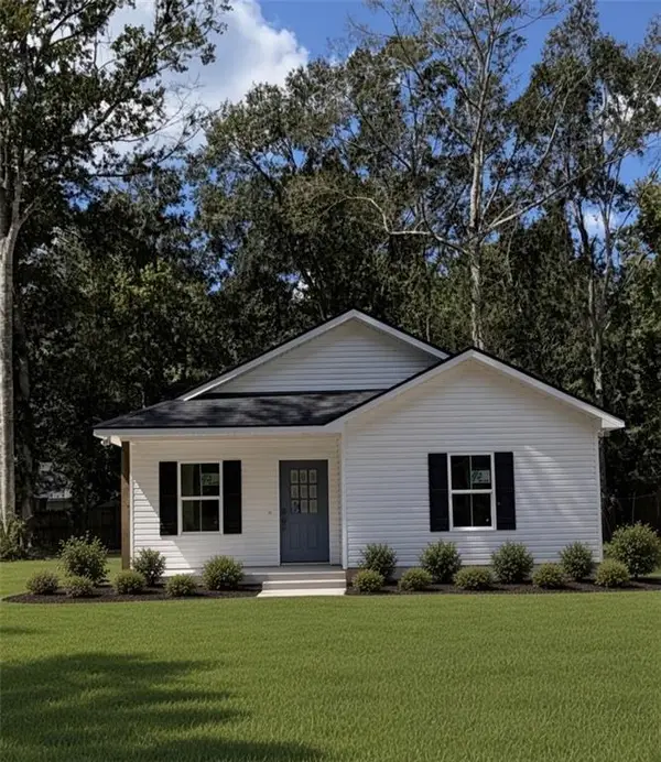 66325 Markham Drive, Lacombe, LA 70445