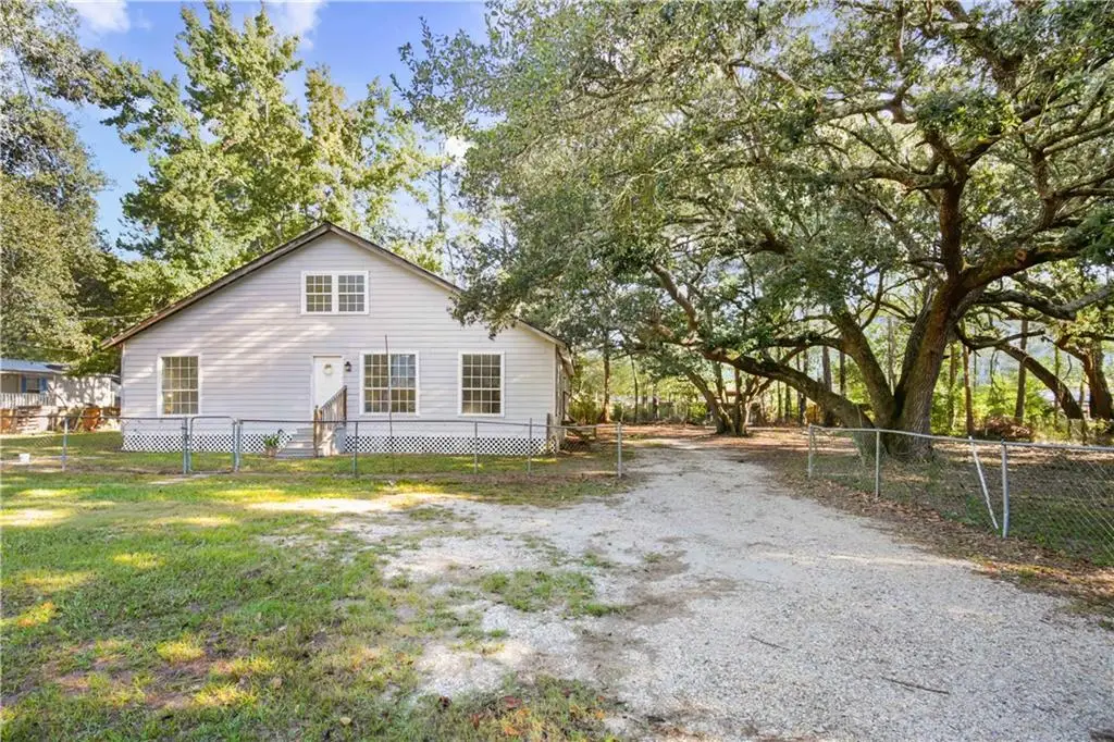 25567 W Sycamore Street, Lacombe, LA 70445 - #1