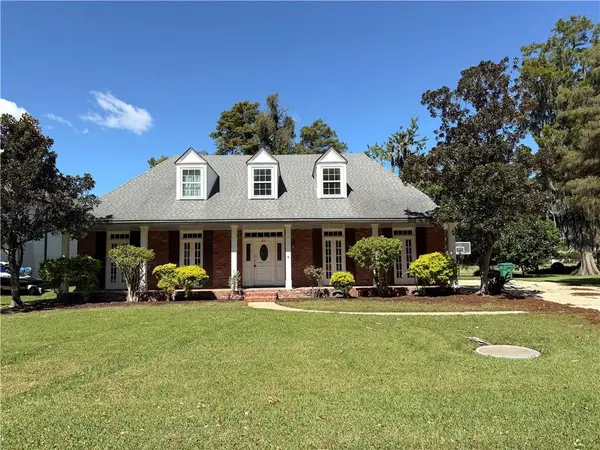 51 Rosedown Drive, Destrehan, LA 70047