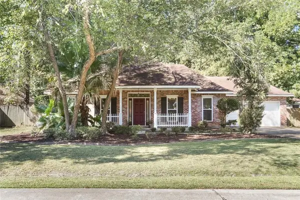 623 Plantation Boulevard, Mandeville, LA 70448
