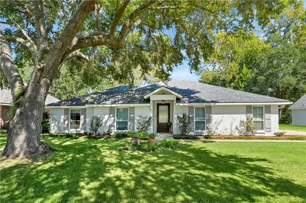 805 Beau Chene Drive, Mandeville, LA 70448