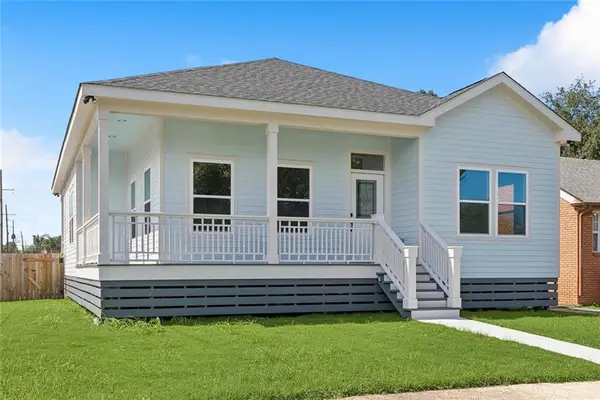 5702 Cameron Boulevard, New Orleans, LA 70122