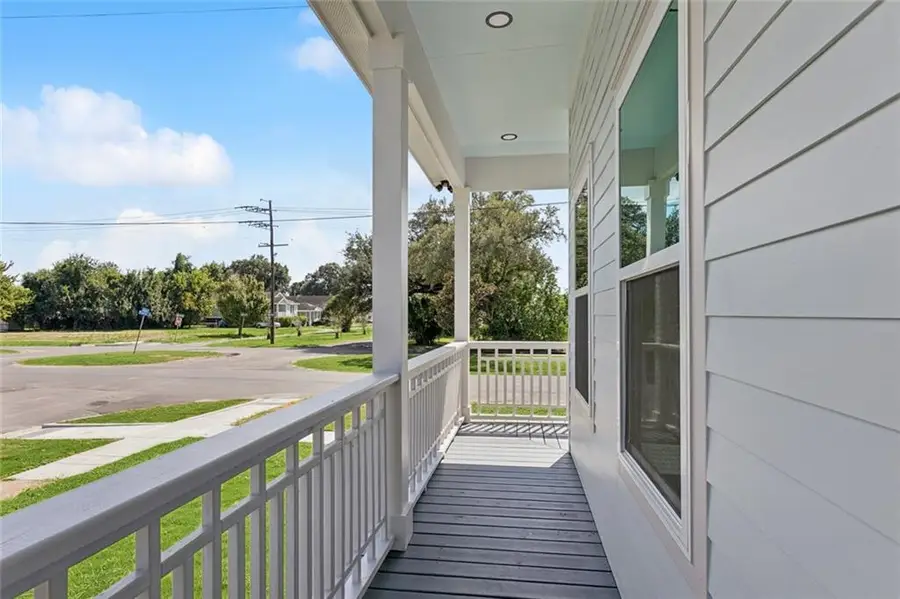 5702 Cameron Boulevard, New Orleans, LA 70122 - #3