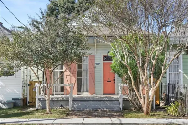 1830 Constantinople Street, New Orleans, LA 70115