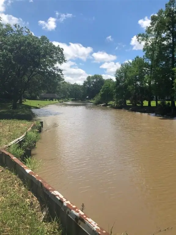 711 W Sale Street W, Lake Charles, LA 70605