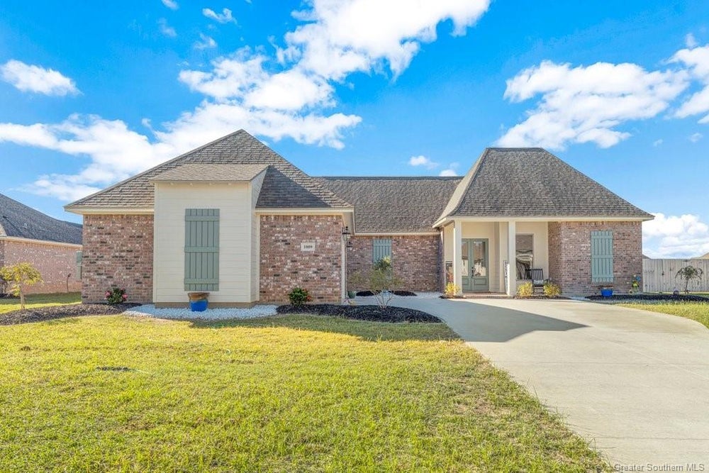 1009 Mary Diane Mccall Drive, Lake Charles, LA 70605 ERA