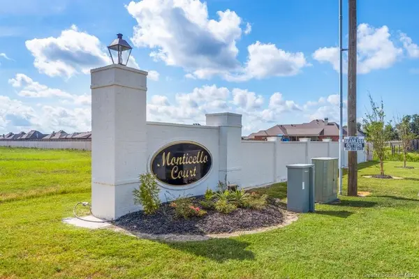 837 Mary Diane Mccall Street, Lake Charles, LA 70605