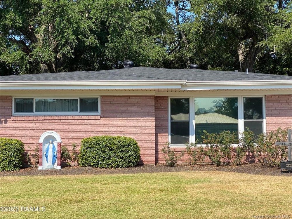 2420 Tupelo Street, Lake Charles, LA 70601 ERA