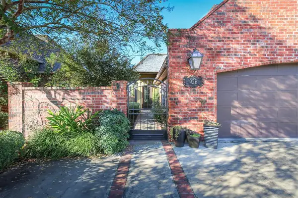 926 Carondelet Street, Lake Charles, LA 70605