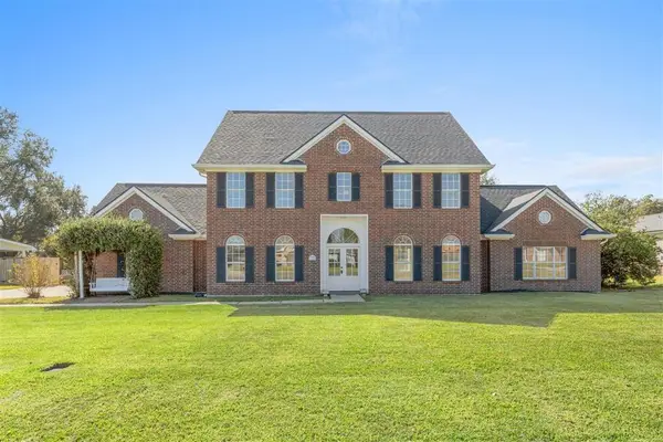 1905 Plantation Drive, Lake Charles, LA 70605