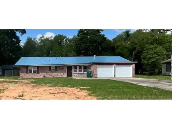 310 S Lightner Avenue S, Iowa, LA 70647