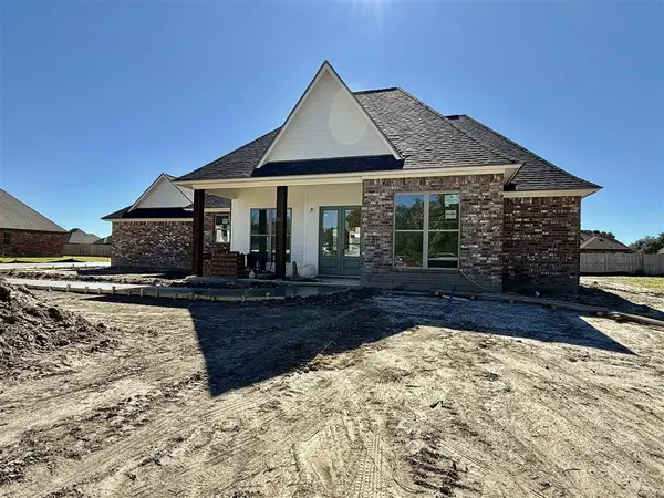 1137 Mary Diane Mccall Drive, Lake Charles, LA 70605