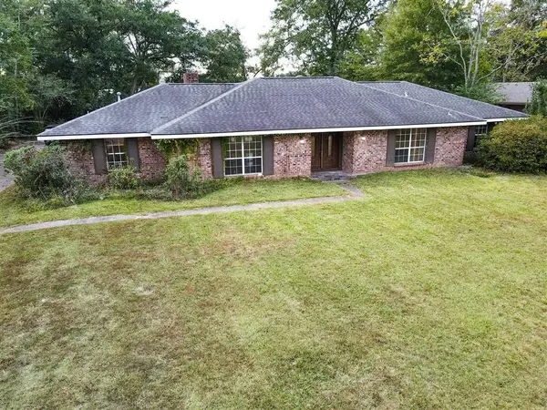 307 S Texas Street S, DeRidder, LA 70634