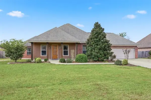 2651 Robinwood Drive, Moss Bluff, LA 70611