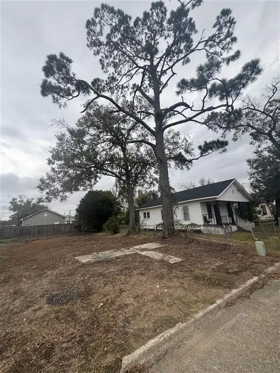 412 V E Washington Avenue, Lake Charles, LA 70601 - Image #3