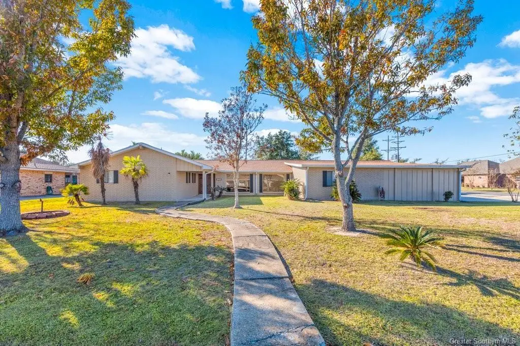 4900 E Saint Charles Avenue E, Lake Charles, LA 70605 - Image #1