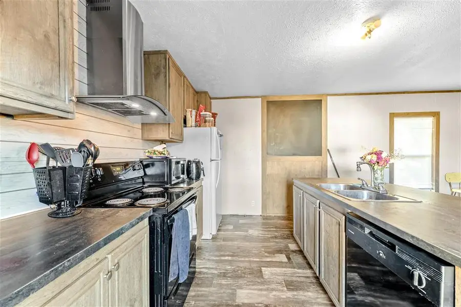 413 Invader Street, Sulphur, LA 70663 - Image #2