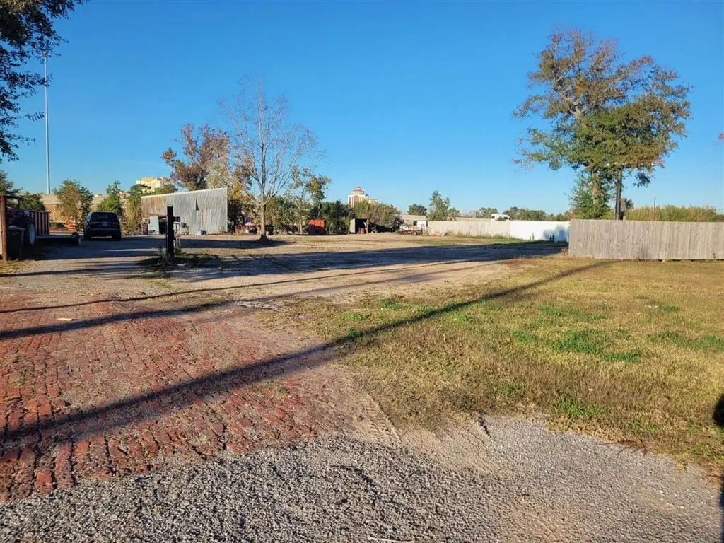 2630 W Prien Lake Road W, Lake Charles, LA 70605 - Image #1