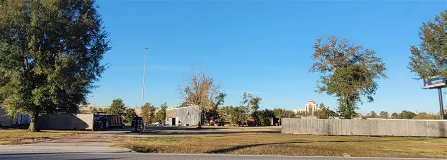 2630 W Prien Lake Road W, Lake Charles, LA 70605 - Image #2