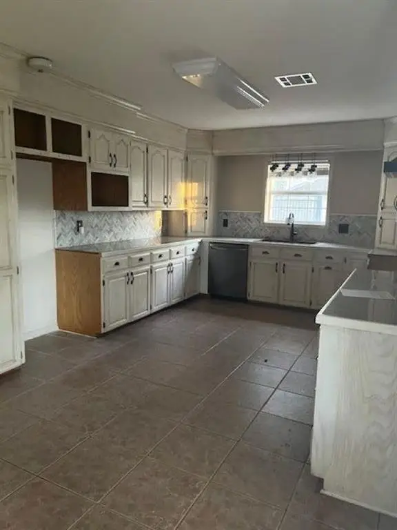 5109 Powell Lane, Lake Charles, LA 70605 - Image #2