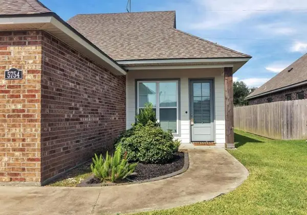 5754 Highland Hills Boulevard, Lake Charles, LA 70647