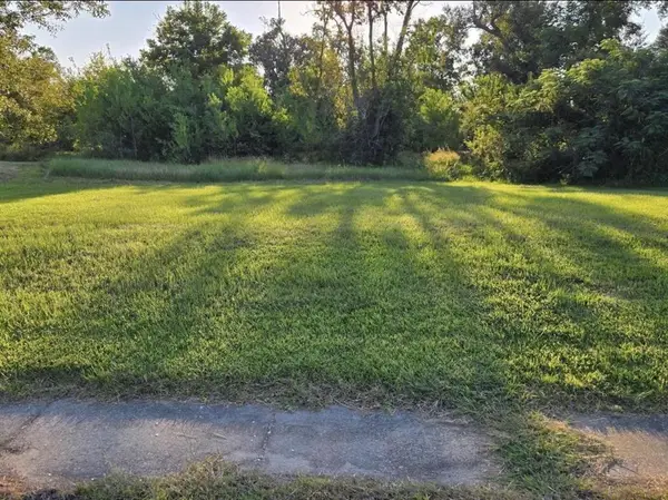 Simmons Street, Lake Charles, LA 70601