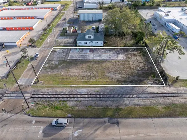 2004 Hodges Street, Lake Charles, LA 