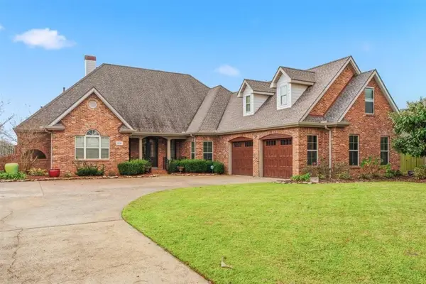 2709 Rue Calais Drive, Lake Charles, LA 70605