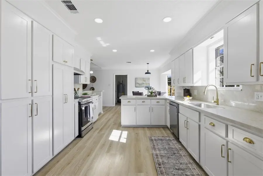 5013 E Saint Charles Ave Avenue E, Lake Charles, LA 70605 - Image #3