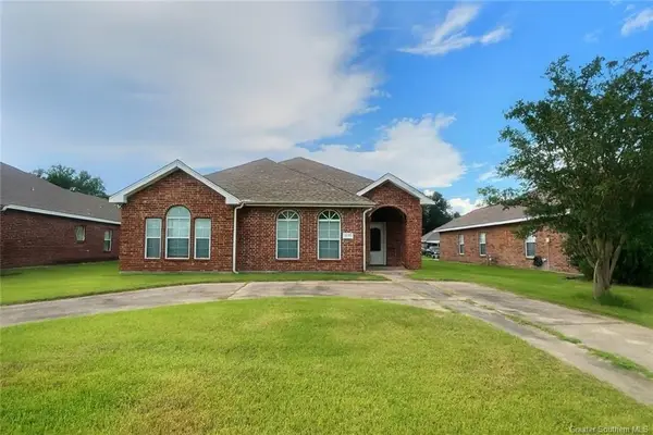 1825 E Prien Lake Road E, Lake Charles, LA 70601