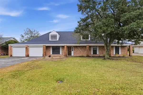 4703 W Quail Hollow Drive W, Lake Charles, LA 70605