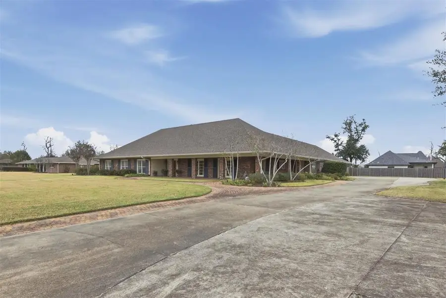 800 Bayou Oaks Lane, Lake Charles, LA 70605 - Image #2