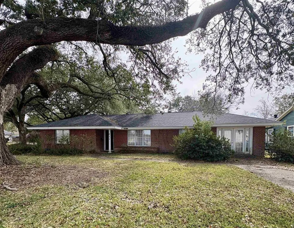 211 W School St Street W, Lake Charles, LA 70605 - Image #1