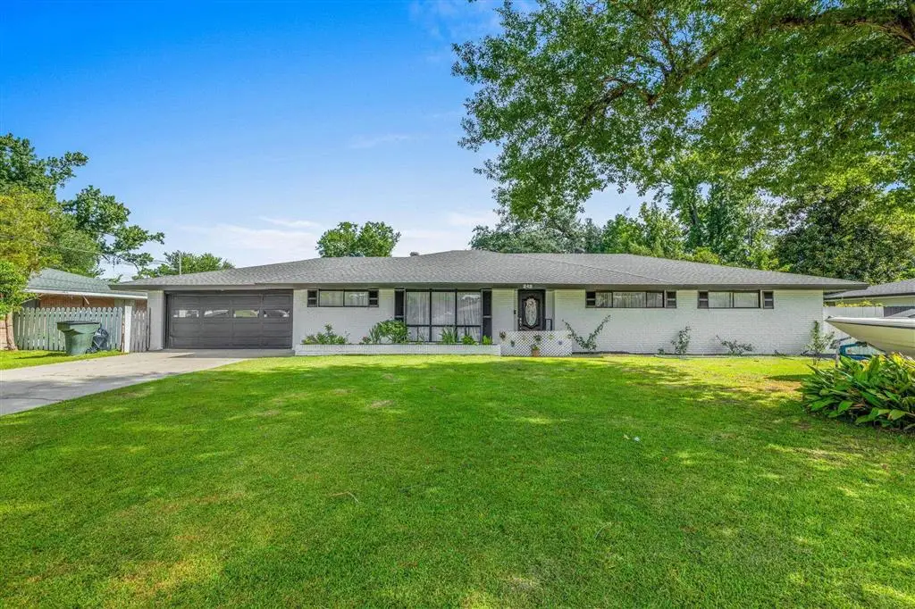 242 Spring St, Lake Charles, LA 70605 - #1