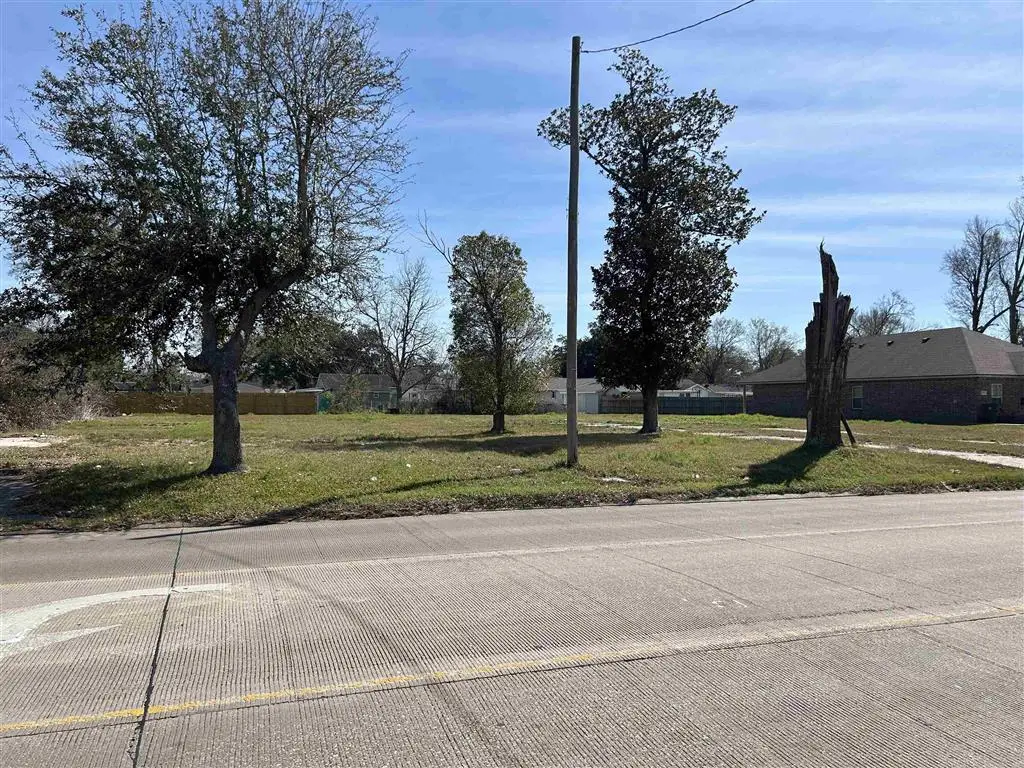 3921,3923,3925 Common Street, Lake Charles, LA 70607 - #1