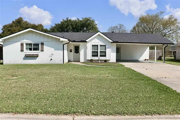 425 Avalon Street, Lake Charles, LA 70605