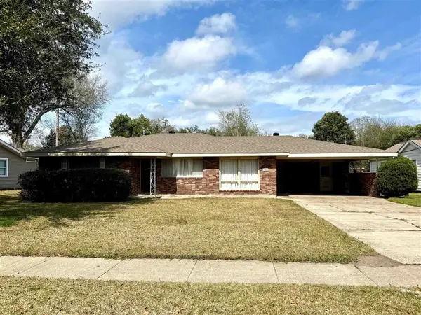 130 Spring Street, Lake Charles, LA 70605