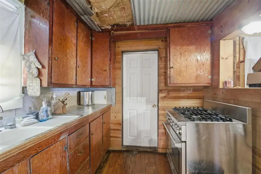 607 S Thompson Avenue S, Iowa, LA 70647 - #3