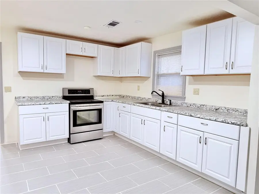 2926 6th St Street, Lake Charles, LA 70615 - #3