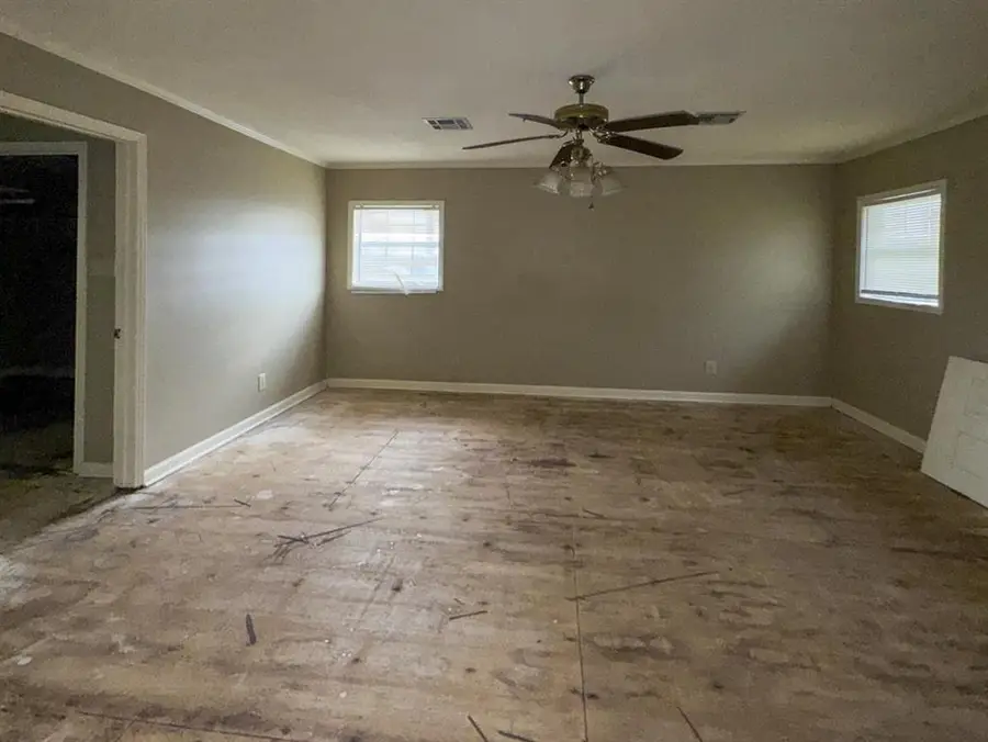 2524 Dolphin Dr Drive, Lake Charles, LA 70605 - #3