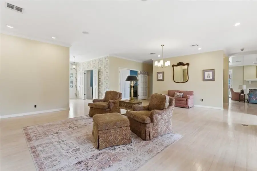 1304 W Dumbarton W, Lake Charles, LA 70605-2559 - #3