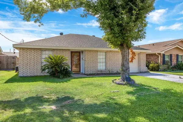 4033 Brentwood Avenue, Lake Charles, LA 70607