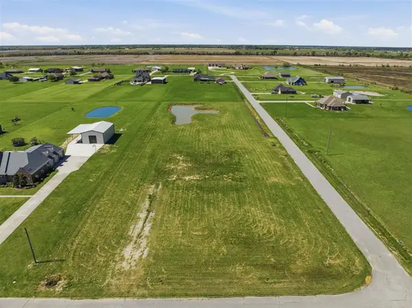 23089 E Prairie Way E, Iowa, LA 